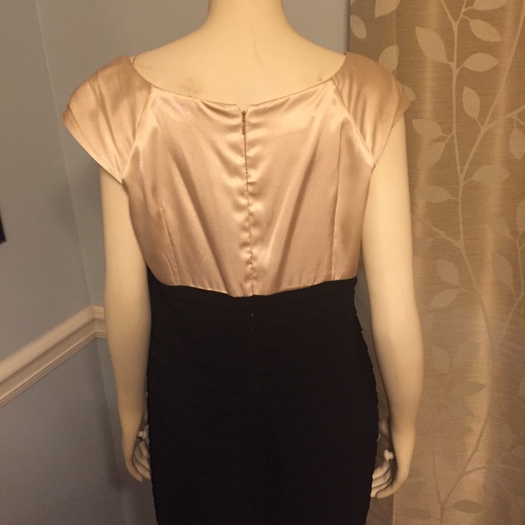 Champagne and black cocktail dress - Picture 3 of 5